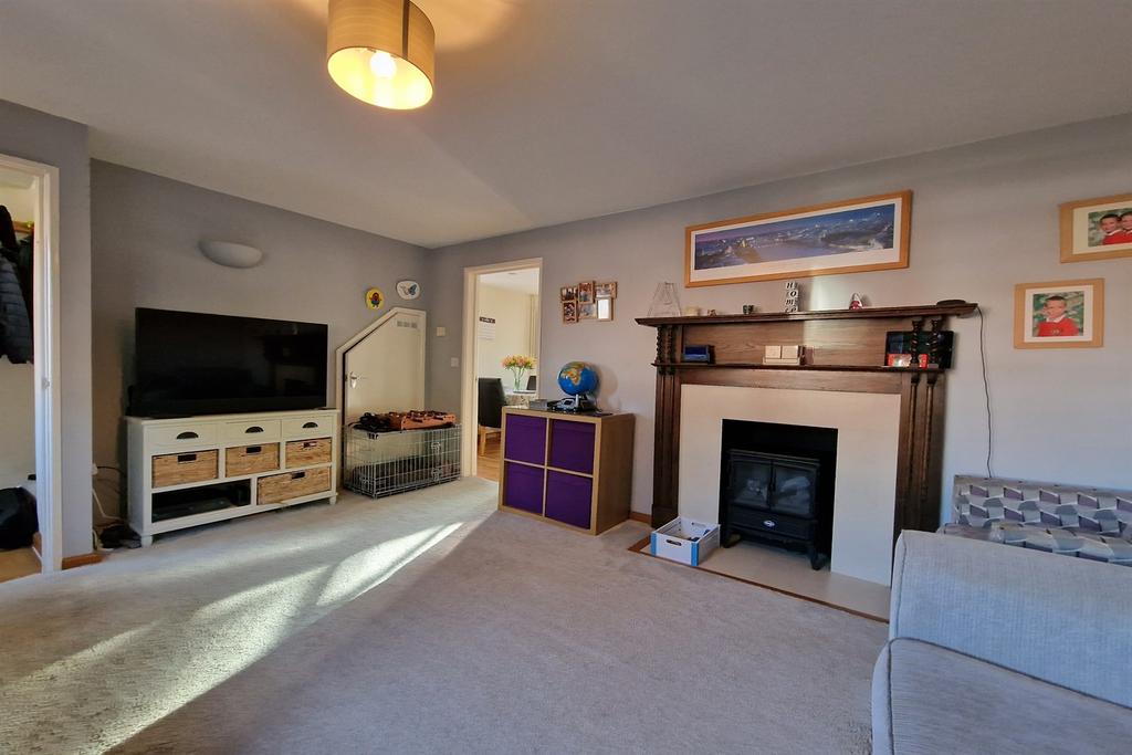 Bridport 3 bed end of terrace house for sale £285,000