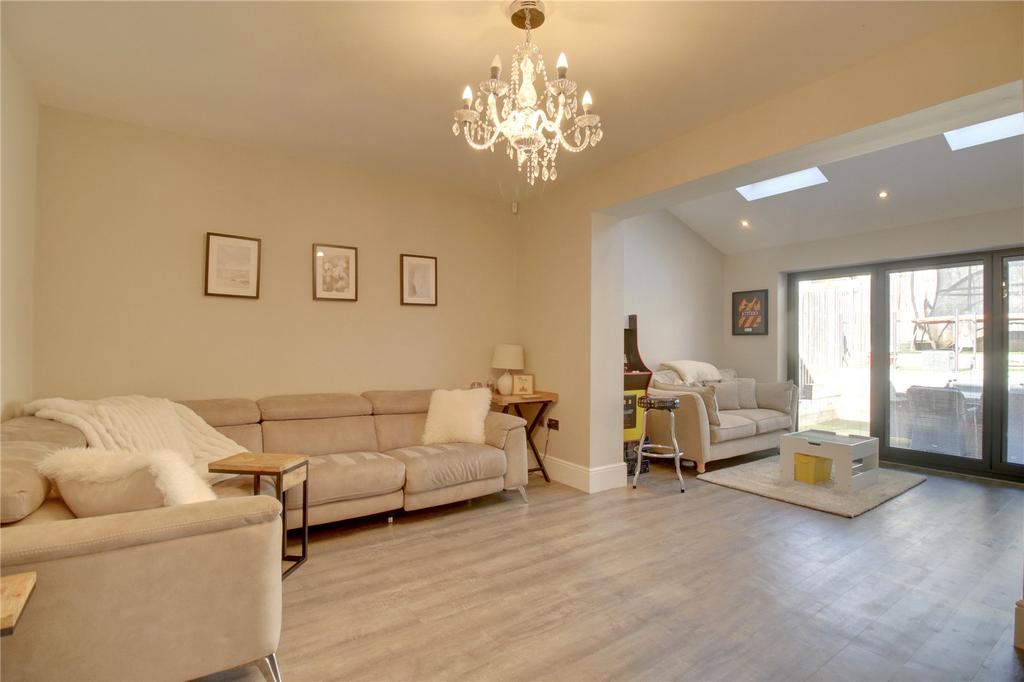 Bletchley Road, Horsforth, Leeds... 4 bed semidetached house £450,000