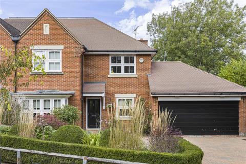 5 bedroom semi-detached house for sale - Douglas Close, Hadley Wood, Hertfordshire, EN4