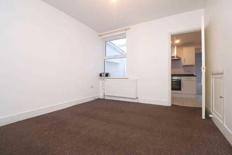 3 bedroom terraced house for sale, Belmont Road, Reading