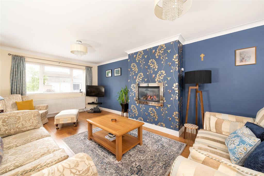 Caves Lane, Bedford, Bedfordshire, MK40 4 bed detached house £525,000