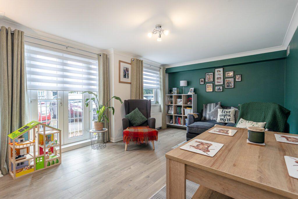 Prestonfield Gardens, Linlithgow, EH49 2 bed flat for sale £158,000