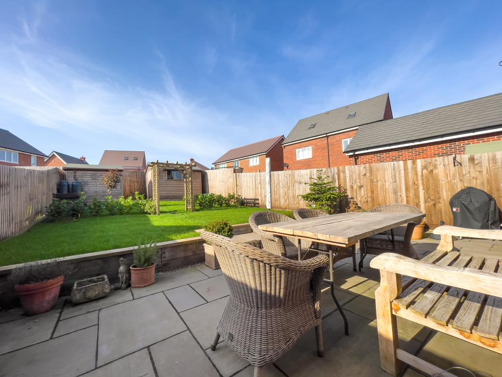 24 Emperor Way - Garden