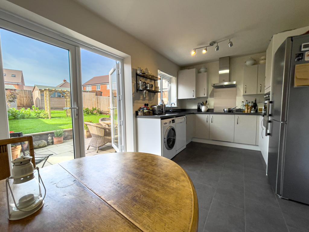 24 Emperor Way - kitchen dining