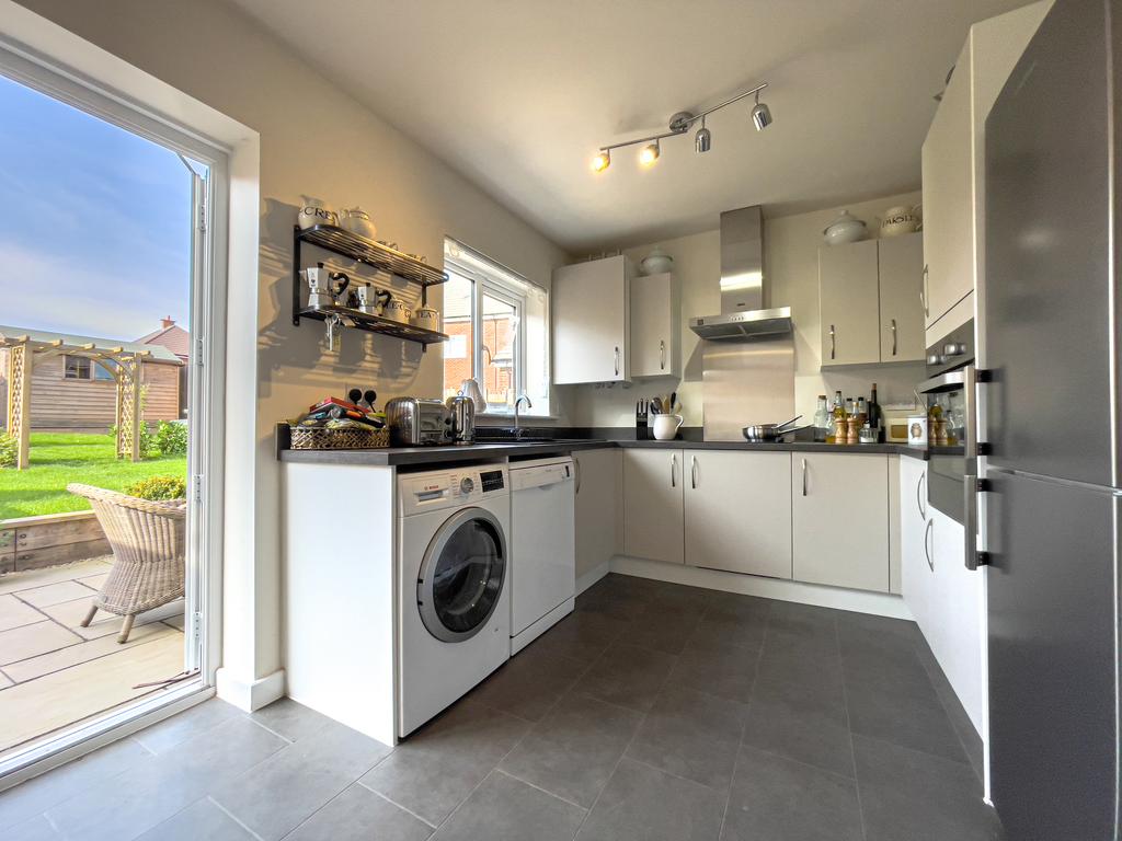 24 Emperor Way - kitchen