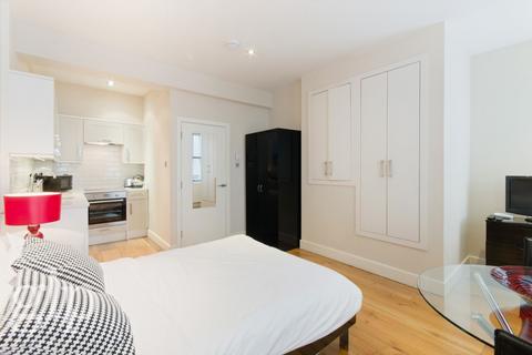 Studio to rent, William IV Street, WC2N