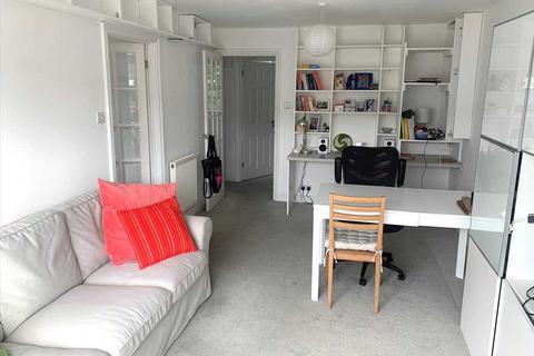 2 bedroom flat to rent, Salisbury Walk, London