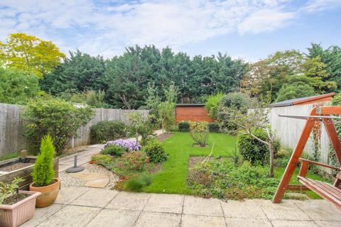 233 Castle Road, Bedford, MK40 3UB