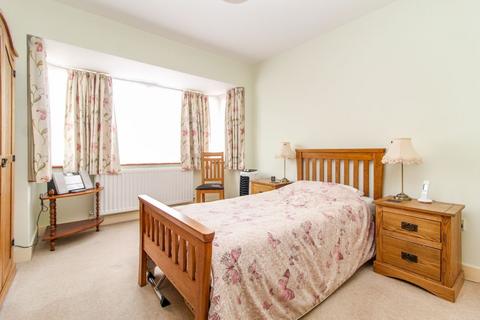 233 Castle Road, Bedford, MK40 3UB