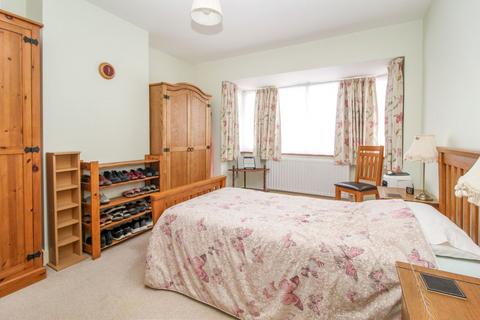 233 Castle Road, Bedford, MK40 3UB