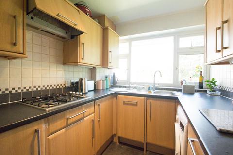 2 bedroom flat to rent, Carlisle Avenue, St Albans, AL3