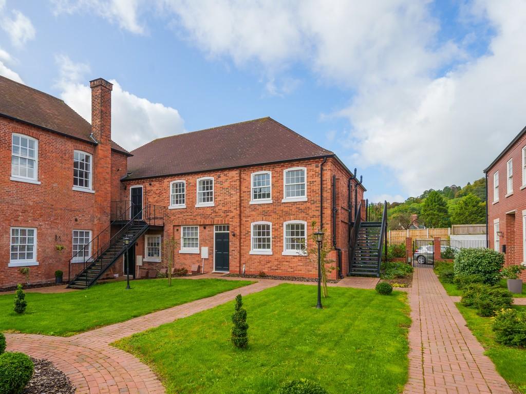 Old Hundred House Mews, Great Witley 2 bed ground floor flat for sale