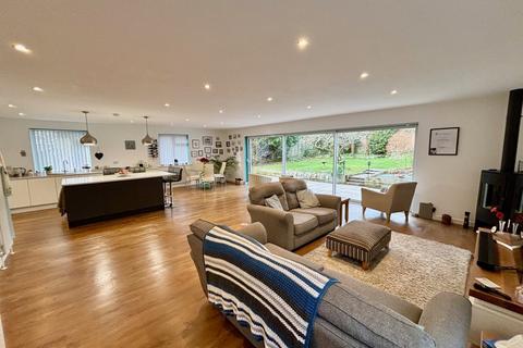 5 Barn Road, Broadstone, BH18 8NH