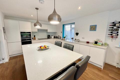 5 Barn Road, Broadstone, BH18 8NH