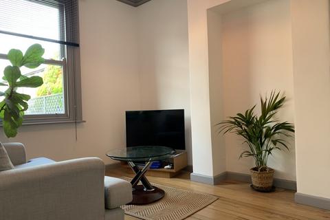 3 bedroom end of terrace house to rent, Acres Road, Chorlton