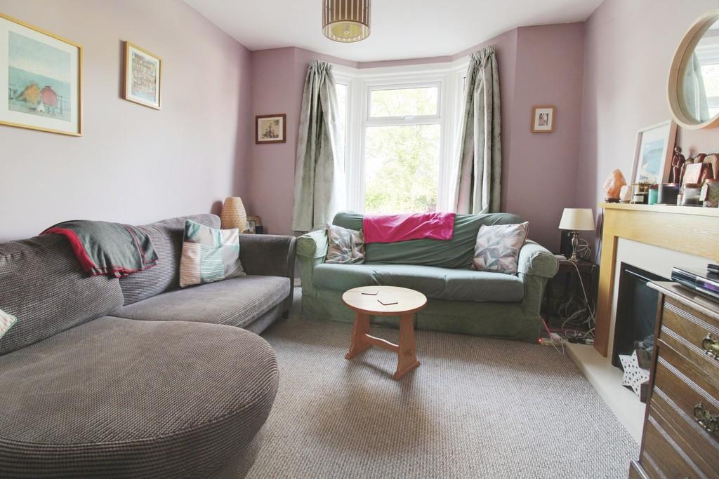 Wootton Bassett Road, Swindon SN1 3 bed terraced house for sale £205,000