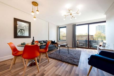 2 bedroom flat for sale, Lion Court, 435 The Highway, London