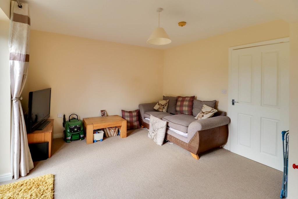 Kinross Way, Hinckley 2 bed terraced house £850 pcm (£196 pw)