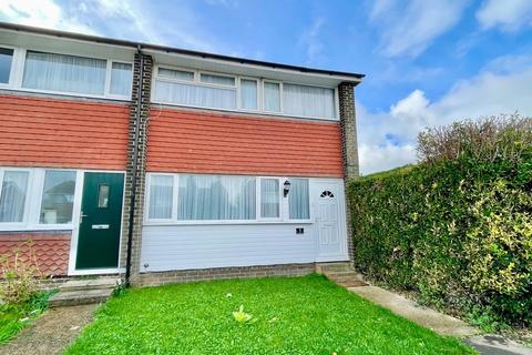 3 bedroom end of terrace house to rent, Wolstenbury Road, Rustington