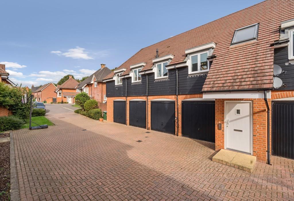 Oddstones, Codmore Hill, Pulborough, West Sussex 3 bed apartment for