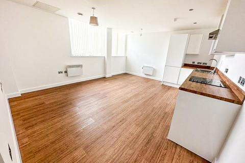 2 bedroom flat for sale, Ashton Lane, Sale, Greater Manchester, M33