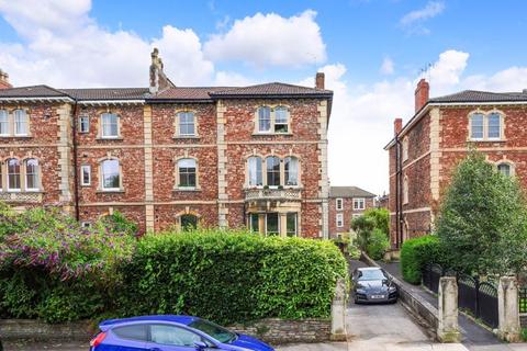 2 bedroom ground floor flat for sale, Apsley Road|Clifton