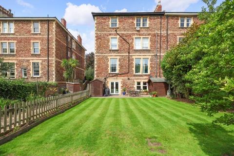 2 bedroom ground floor flat for sale, Apsley Road|Clifton