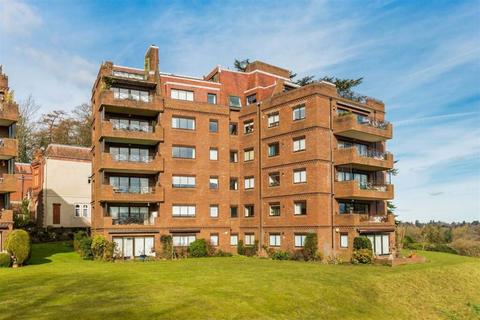 2 bedroom apartment to rent, Lythe Hill Park, Haslemere