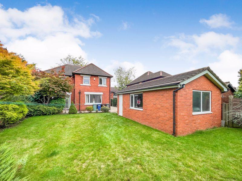 Detached Garage