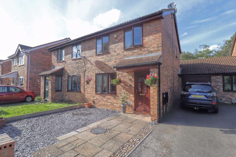 Chepstow Drive, Bletchley, Milton Keynes 3 bed semidetached house for