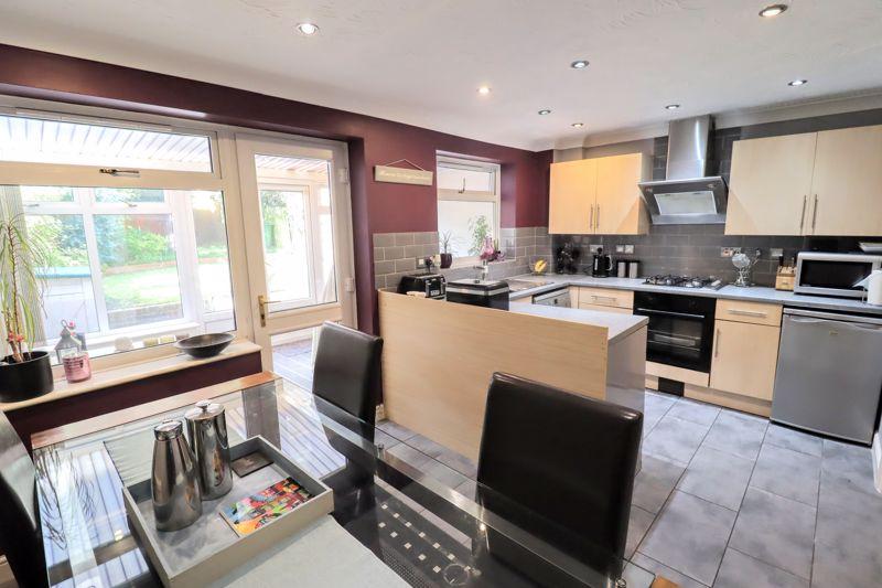 Chepstow Drive, Bletchley, Milton Keynes 3 bed semidetached house for