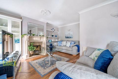 2 bedroom semi-detached house for sale - Suttons Avenue, Hornchurch, RM12