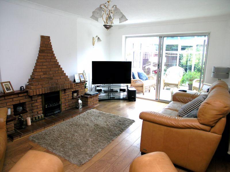 Lapal Lane North, Halesowen B62 4 bed detached house for sale £550,000