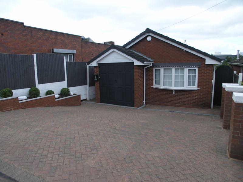 Hawes Lane, Rowley Regis B65 2 bed detached bungalow £265,000