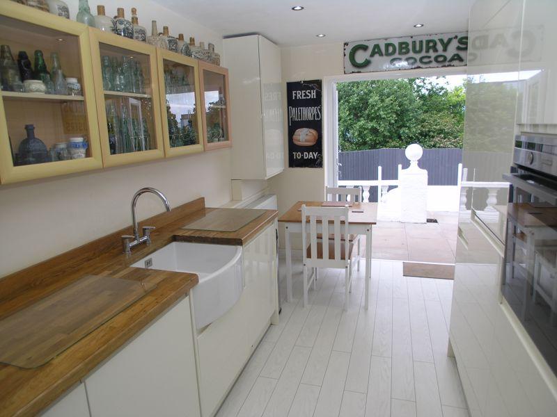 Hawes Lane, Rowley Regis B65 2 bed detached bungalow £265,000