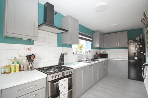 102 Hallfields Lane, Gunthorpe, Peterborough, PE4 7YW