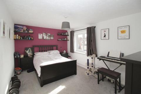 102 Hallfields Lane, Gunthorpe, Peterborough, PE4 7YW