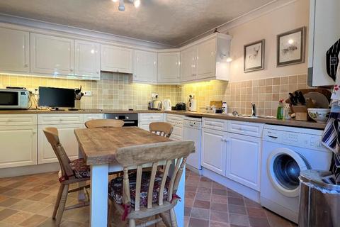 2 bedroom detached house for sale, Penns Court, Horsham Road, Steyning, BN44 3BF