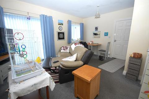 2 bedroom flat for sale - Beulah Terrace, Crossgates, Leeds