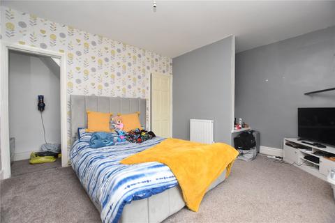 3 bedroom terraced house for sale, Carr Street, Birstall, Batley, West Yorkshire