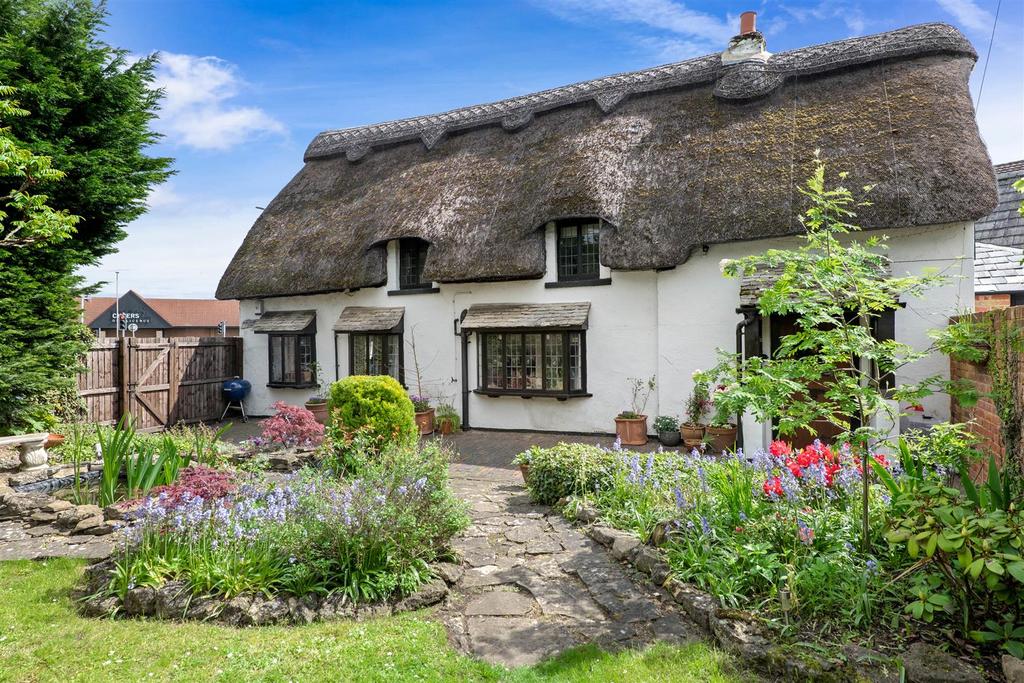 Hayden Road, Cheltenham 3 bed cottage for sale £400,000