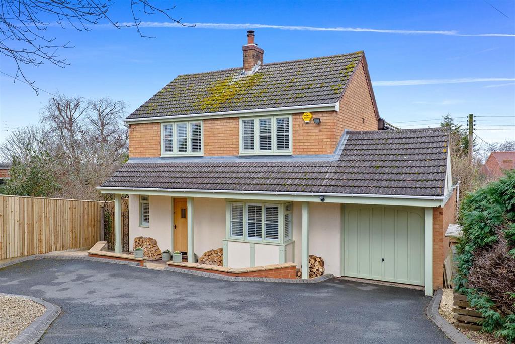 Pitchers Hill, Wickhamford, Evesham 4 bed detached house £550,000