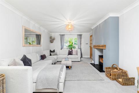 45 Pitchers Hill, Wickhamford, Evesham, WR11 7RT