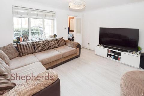 27 Waltham Gate, Waltham Cross, EN8 0XN