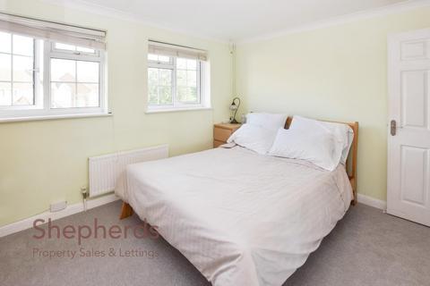 27 Waltham Gate, Waltham Cross, EN8 0XN