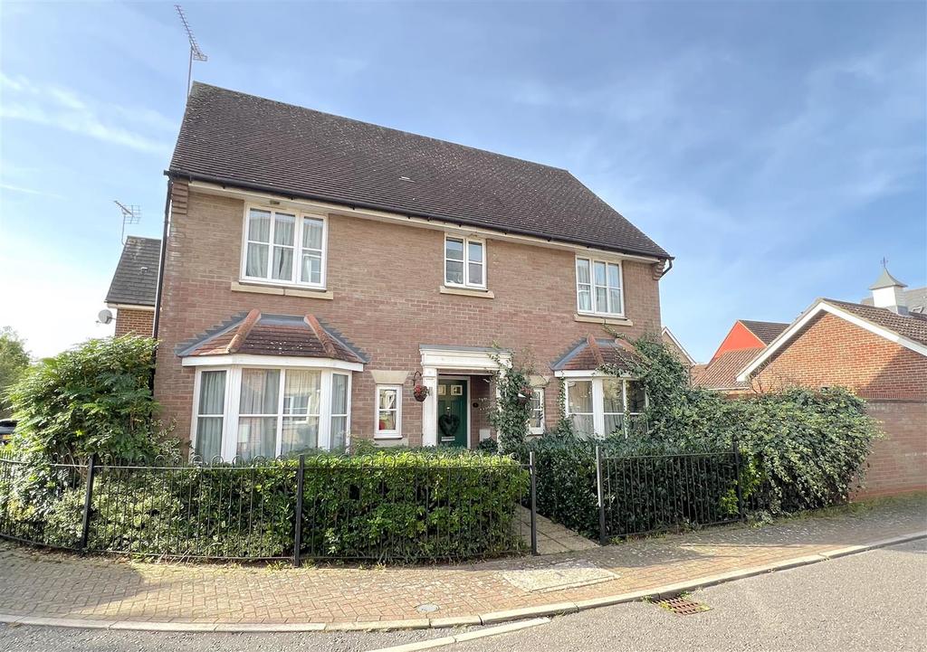 Coopers Crescent, Great Notley, Braintree 5 bed detached house for sale