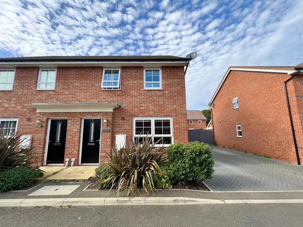 Collett Road, Felixstowe 3 bed semidetached house for sale £285,000