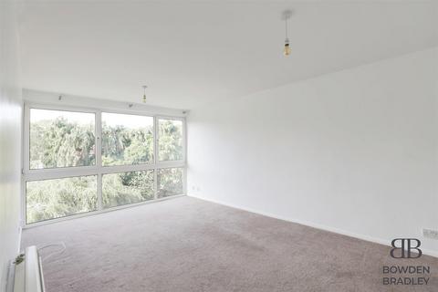 2 bedroom apartment to rent, Churchfields, South Woodford