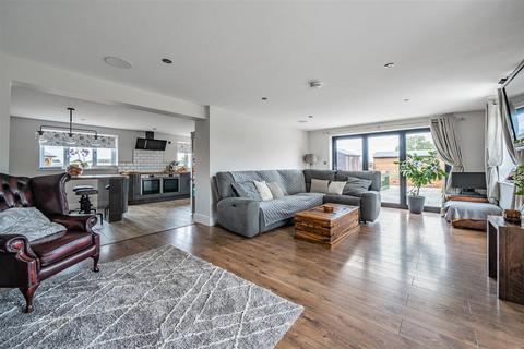 8 Chapel Close, Honeydon, Bedford, MK44 2NE