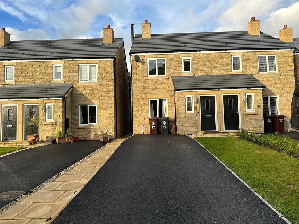 Hadfield Drive, Chinley 3 bed semidetached house for sale £289,995